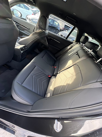 BMW 530e 5 of 5
