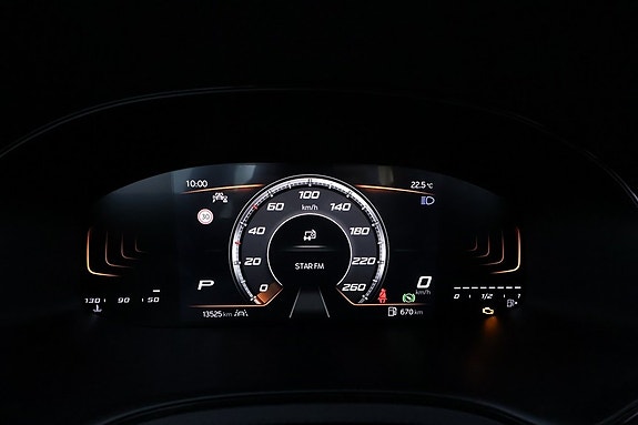 Seat Arona 16 of 22