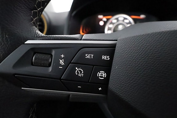 Seat Arona 15 of 22