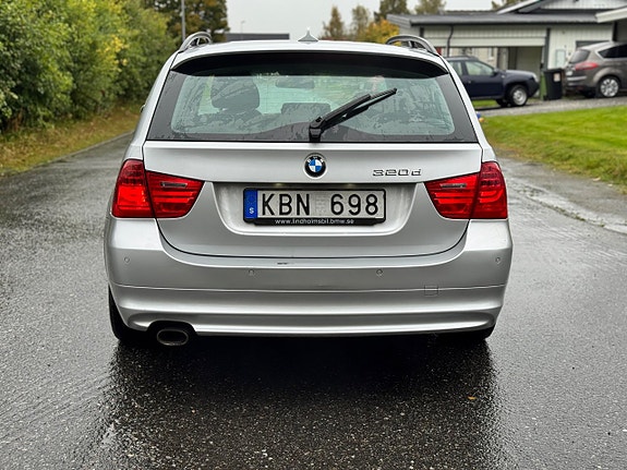 BMW 320d 4 of 12