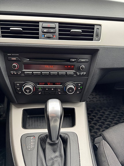 BMW 320d 12 of 12