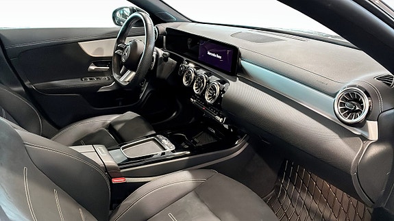 Mercedes-Benz CLA250 e 3 of 8