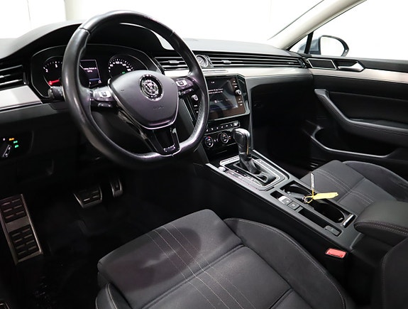 Volkswagen Passat Alltrack 9 of 23