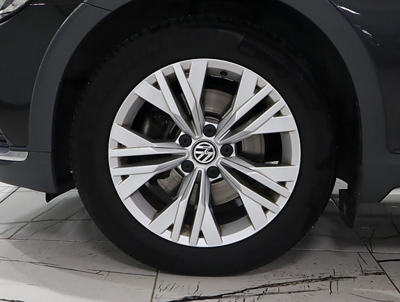 Volkswagen Passat Alltrack 23 of 23