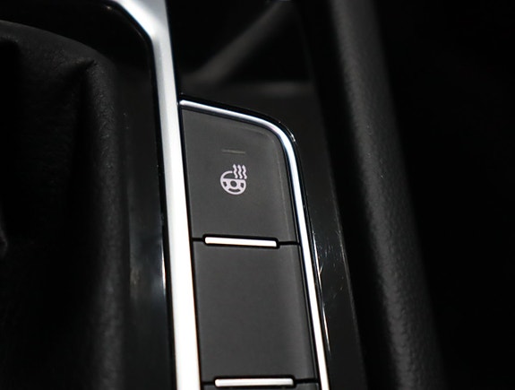 Volkswagen Passat Alltrack 19 of 23