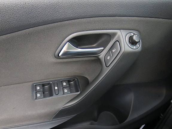 Volkswagen Polo 10 of 18