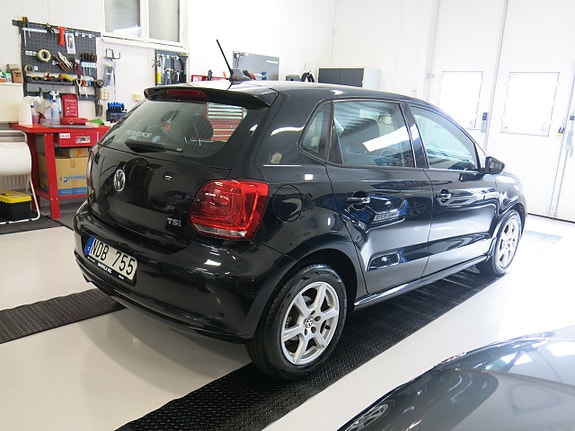 Volkswagen Polo 2 of 18
