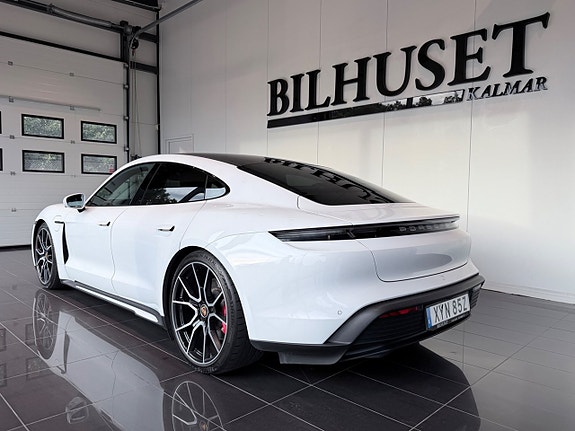 Porsche Taycan 4S 4 of 26