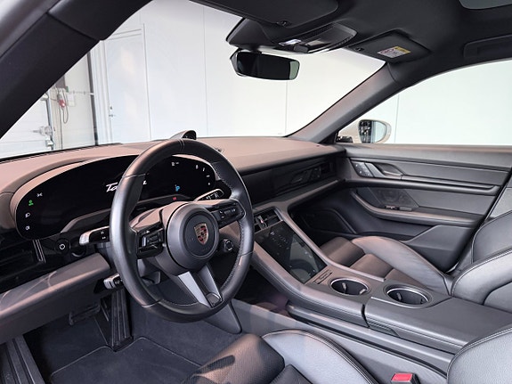 Porsche Taycan 4S 19 of 26