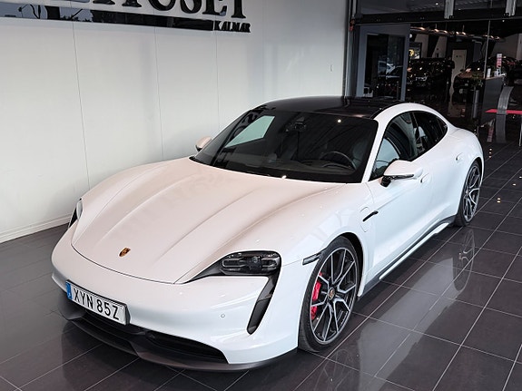 Porsche Taycan 4S 2 of 26