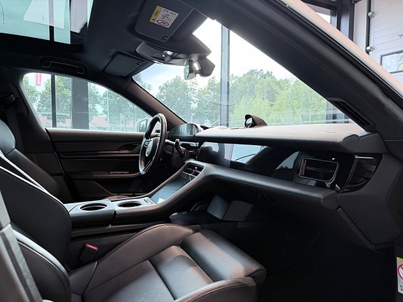 Porsche Taycan 4S 16 of 26