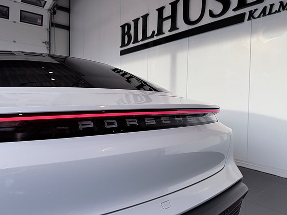 Porsche Taycan 4S 6 of 26