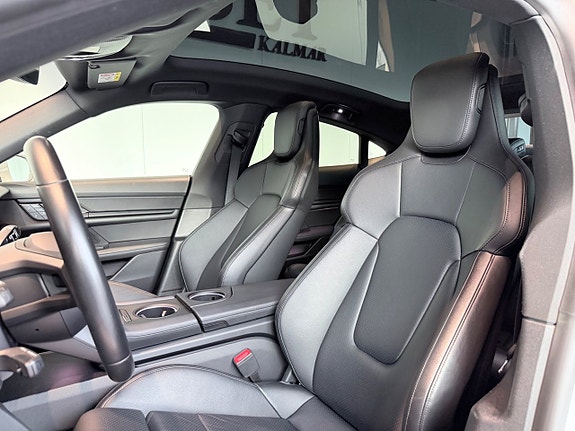 Porsche Taycan 4S 18 of 26