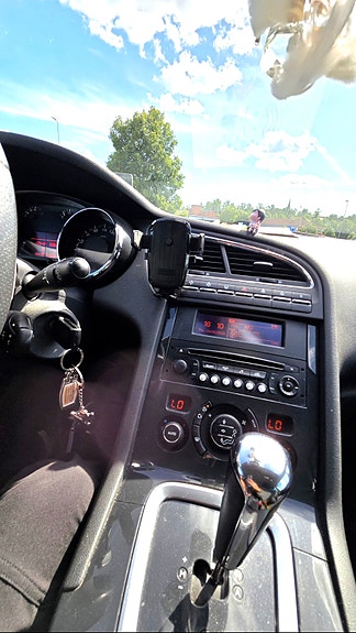 Peugeot 5008 2 of 4