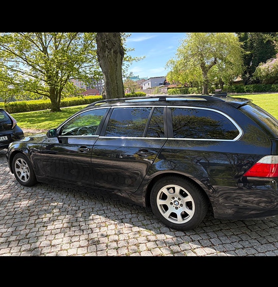 BMW 523i 4 of 4