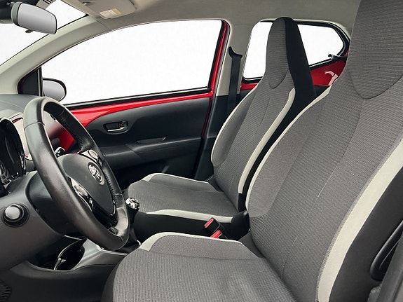 Toyota Aygo 11 of 30