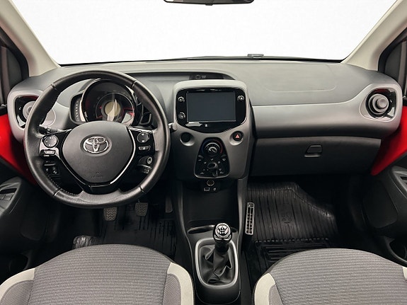 Toyota Aygo 12 of 30
