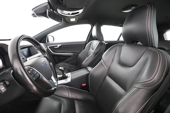 Volvo V60 11 of 30