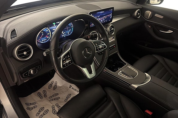 Mercedes-Benz GLC300 e 7 of 24