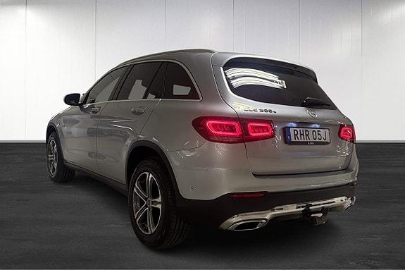 Mercedes-Benz GLC300 e 3 of 24