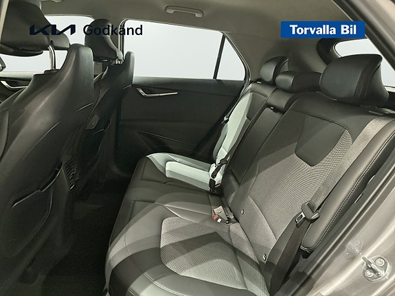 Kia Niro 10 of 15