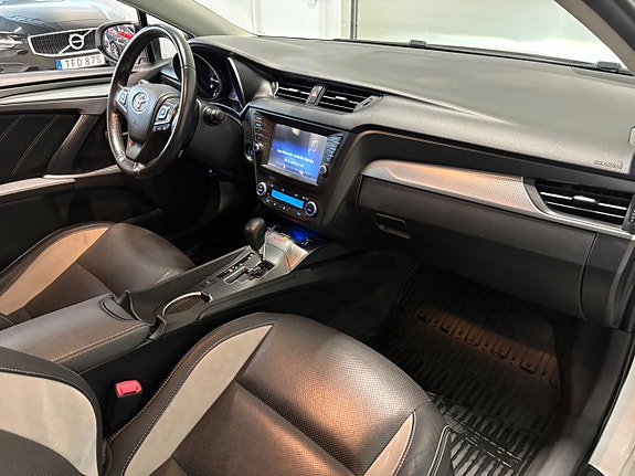 Toyota Avensis 11 of 18