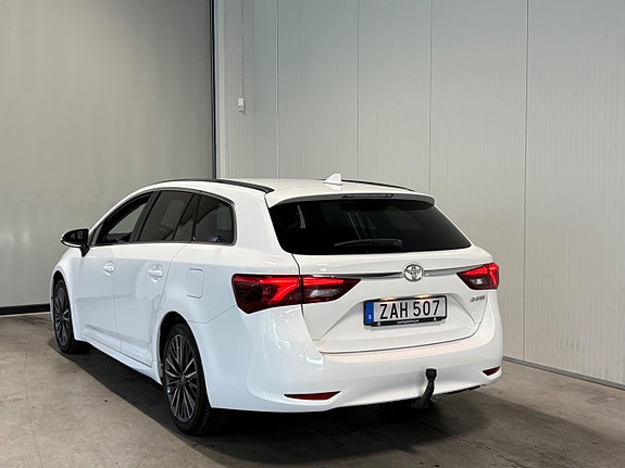 Toyota Avensis 6 of 18