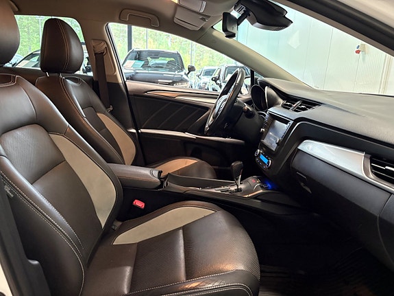 Toyota Avensis 12 of 18
