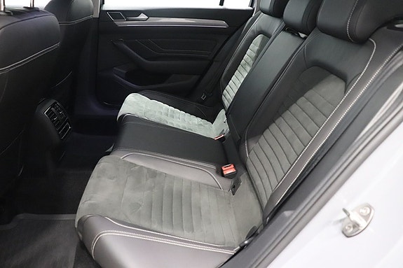 Volkswagen Passat 8 of 12