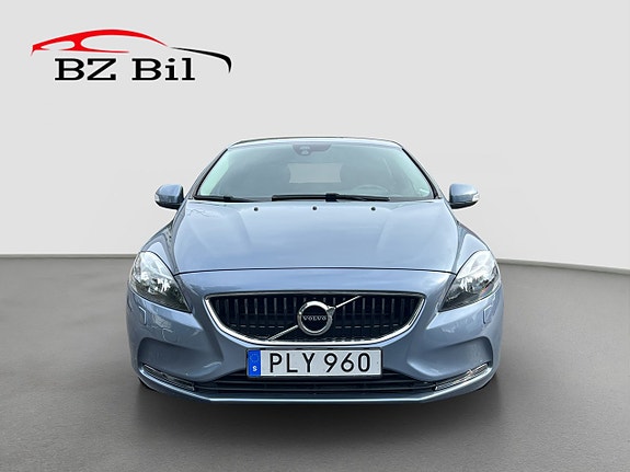Volvo V40 8 of 21