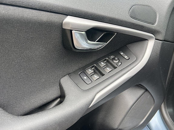 Volvo V40 9 of 21