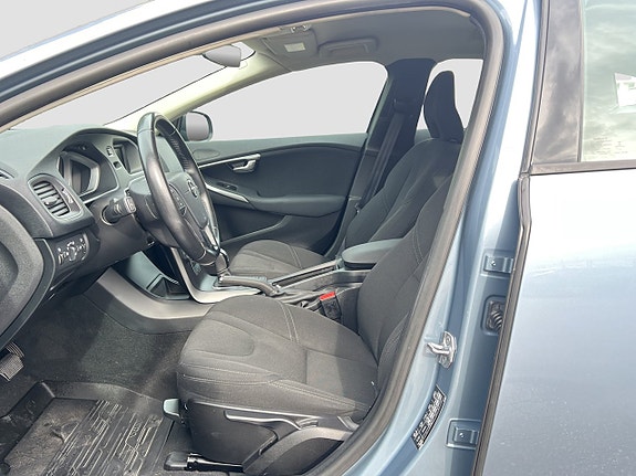 Volvo V40 10 of 21