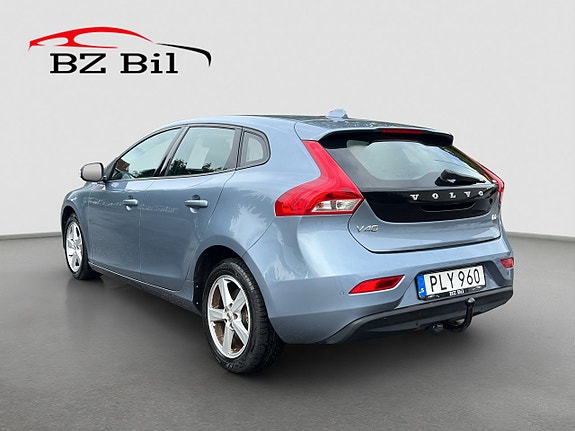 Volvo V40 3 of 21