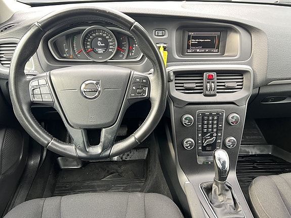 Volvo V40 14 of 21