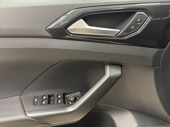 Volkswagen T-Cross 8 of 21