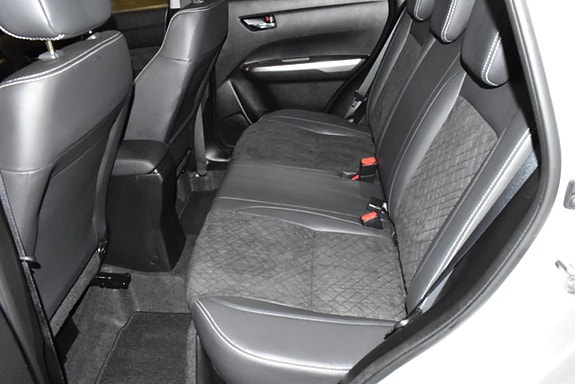 Suzuki Vitara 9 of 23