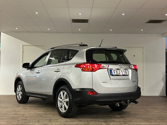 Toyota RAV4 12 of 19