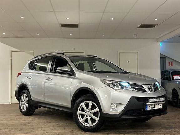 Toyota RAV4 6 of 19