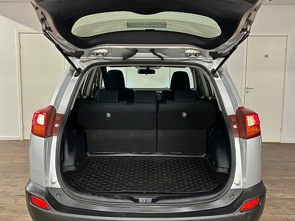 Toyota RAV4 11 of 19