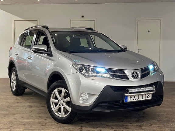 Toyota RAV4 8 of 19