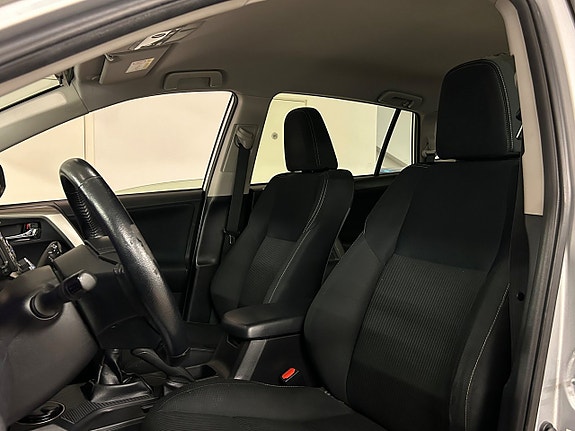 Toyota RAV4 14 of 19