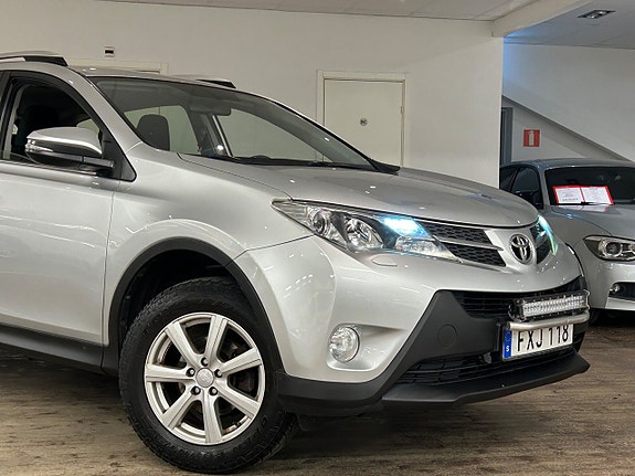 Toyota RAV4 7 of 19