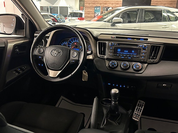 Toyota RAV4 17 of 19