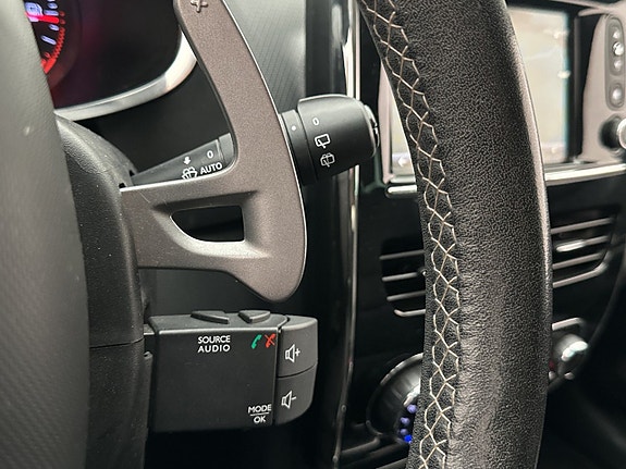 Renault Clio 25 of 30