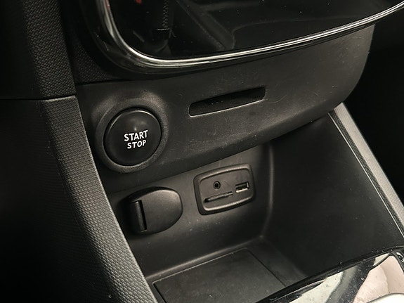 Renault Clio 18 of 30