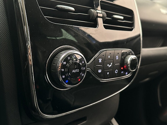 Renault Clio 19 of 30