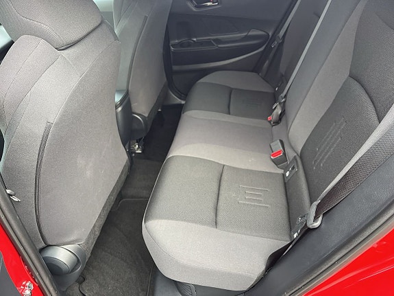 Toyota C-HR 7 of 10
