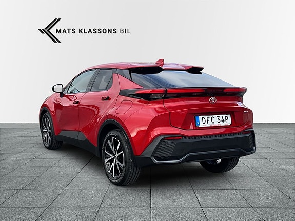 Toyota C-HR 2 of 10