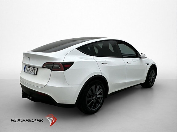 Tesla Model Y 9 of 30