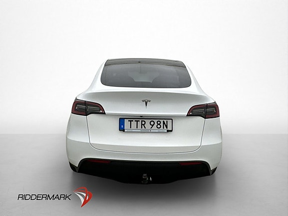 Tesla Model Y 8 of 30